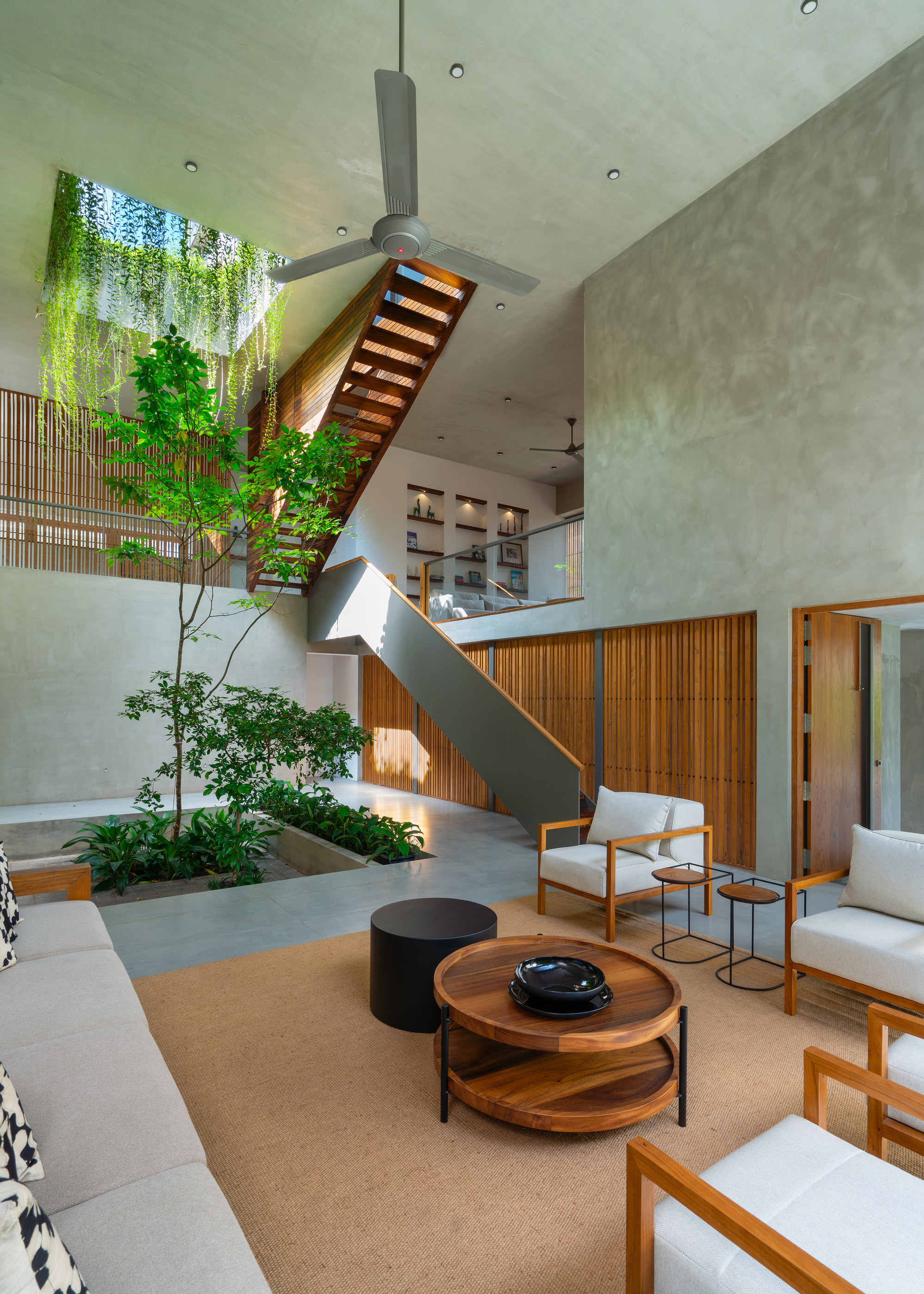 Casa De Silva: The Soul-Soothing Home of Tropical Modernism in Sri Lanka